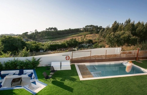 Caldas da Rainha Villa | Luxury 4-bedroom villa with heated pool and private property in tranquil Guisado