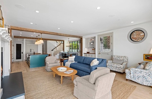 Newport Beach House | Luxury 4 bedroom, 5 bath home on E. Bayfront, Little Balboa Island