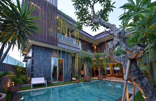 Padonan Villa | Luxury 4 Bedroom Villa in the heart of Canggu