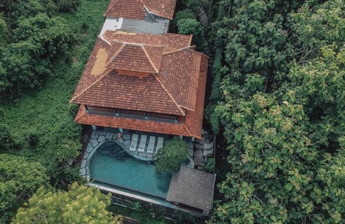 Lodtunduh Villa | Luxury 4 Bedrooms Villa with River View in Ubud
