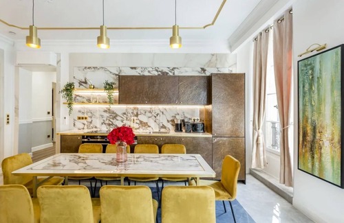 Bercy Apartment | Luxury 4 br and 4 bath with a/c