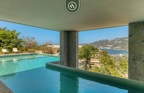Puerto Marques Apartment | Luxury 4 BR Condo - Amazing Bay View - Pool