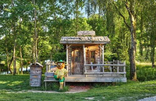 Froidchapelle House | Luxury 4-person bungalow in the holiday park Landal Village l'Eau d'Heure