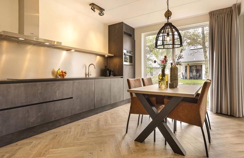 Leuken House | Luxury 4-person bungalow in the holiday park Landal Marina Resort Well