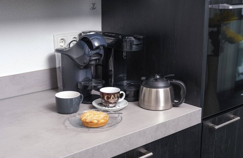 Zeewolde House | Luxury 4-person villa on the water. Including sun shower, canoe, sup board, beautiful garden and private jetty. Enjoy peace and comfort!