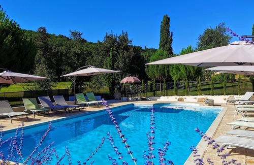 Les Eyzies Cottage | Luxury 4 star riverside stone cottage, stunning 4 acre gardens, pool, games room