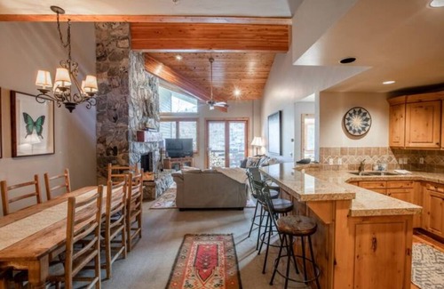 Deer Valley Condo | Luxury 4bd/5 bath - Deer Valley -Mnt Bikers Dream!