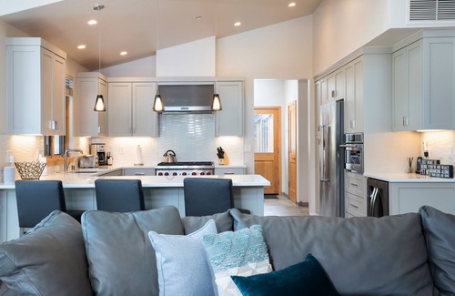 Truckee House | Luxury 4BD Residence in the Signature Home Collection at Old Greenwood!