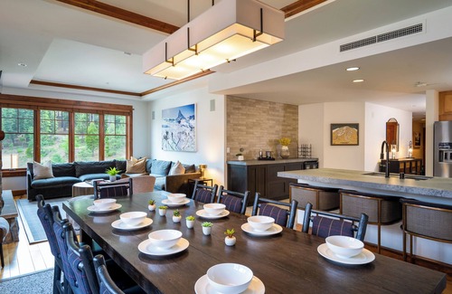 Truckee Condo | Luxury 4BD Village at Northstar Residence - Iron Horse South 412