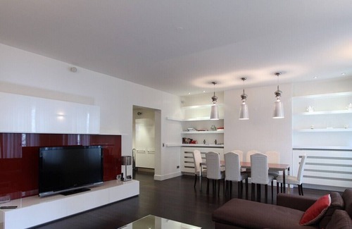 8th Arrondissement Apartment | Luxury 4bds/1900sqft with A/C close to Champs Elysees