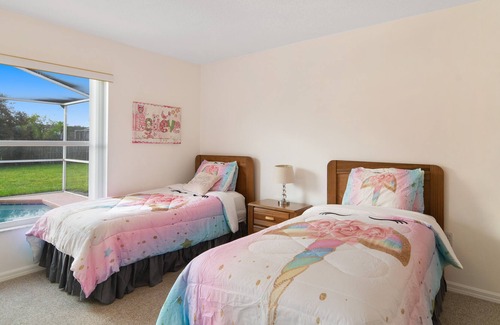 Bridgewater Crossing House | Luxury 4bedrooms /3Full Bathrooms Villa with a Games Room & Heated Pool