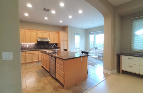 West Alameda House | Luxury 4br/3.5bath house on west Alameda island