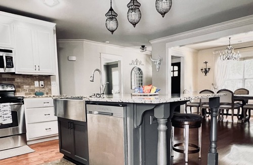 Huntsville House | Luxury 4BR Close To Everything - 5 Min to Downtown