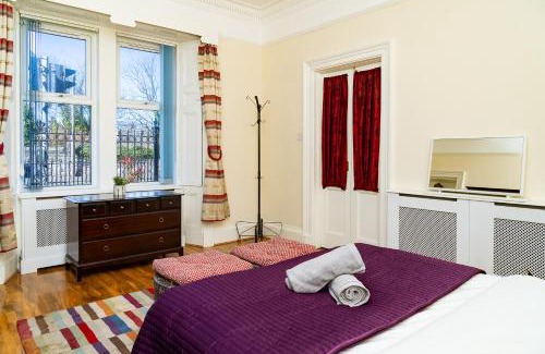 Bonnybridge Villa | Luxury 4BR, Free Parking, Near Beach, Sleeps 8