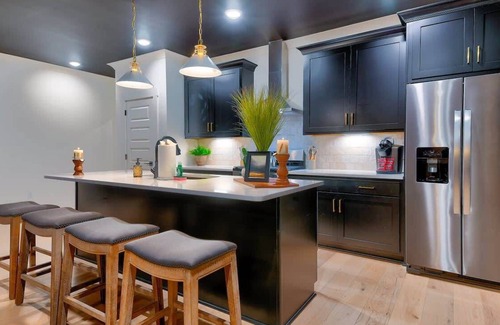 Talbot's Corner House | Luxury 4BR Home w/Game Room, 10 Beds & Nash Vibes