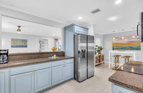 Park East House | Luxury 4BR Pool Home Near Downtown & Lido Beach