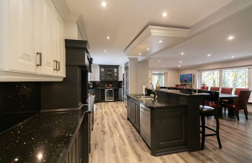 Caledon House | Luxury 4BR Stay with Swim Spa, Golf & Fireplaces