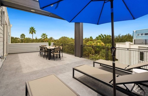 Reunion Apartment | Luxury 5-Bed -4bath with fun Disney themed rooms.