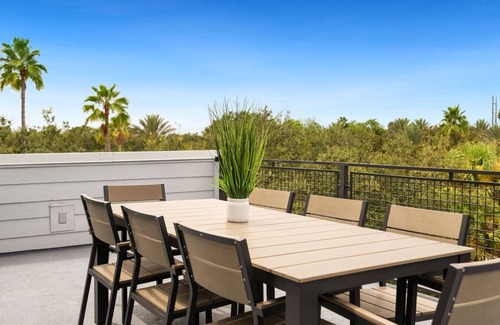 Reunion Apartment | Luxury 5-Bed -4bath with fun Disney themed rooms.