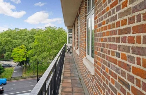 City of Westminster Apartment | Luxury 5 Bed Apartment at Hyde Park