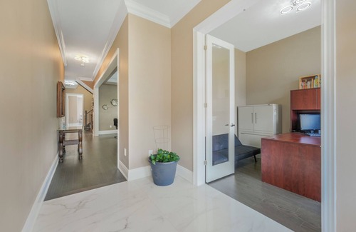 Caledon House | Luxury 5-Bed Home w/Office & 5 Baths | Peaceful Caledon Escape