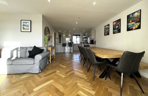 Newquay City Centre House | Luxury 5 bed house overlooking Towan Beach Newquay