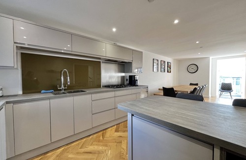 Newquay City Centre House | Luxury 5 bed house overlooking Towan Beach Newquay