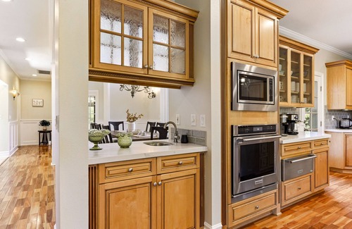 Sutter Creek House | Luxury 5 Bedroom 4.5 Bath Dream Estate with Resort-like Pool In Wine Country