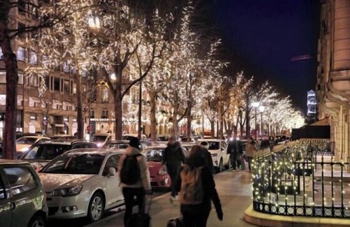 Champs-Elysees Apartment | Luxury 5-Bedroom Apartment with Eiffel View-Perfect for Families-Champs-Élysées