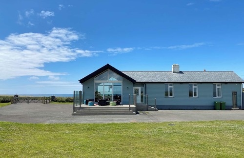 Widemouth Bay House | Luxury 5 bedroom beach house with amazing sea and countryside views