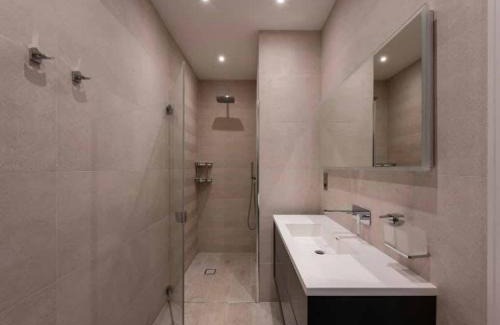 Notting Hill Apartment | Luxury 5 Bedroom Home