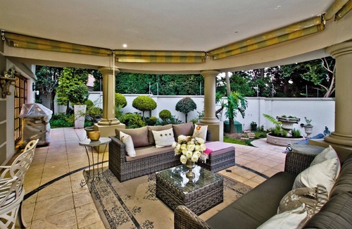 Greater Johannesburg Metropolitan Area House | Luxury 5-bedroom house, 3 Bathrooms, with Wi-Fi and Solar system in Sandton