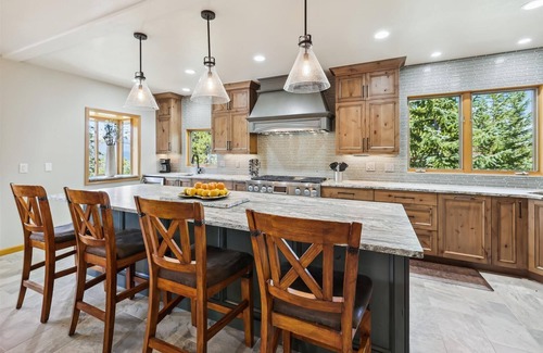 Woodmoor House | Luxury 5-bedroom Mountain View Lodge in Breckenridge, perfect for 12 guests with stunning views.