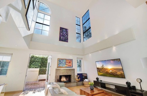 Marina Peninsula House | Luxury 5-bedroom house with AC in Marina del Rey