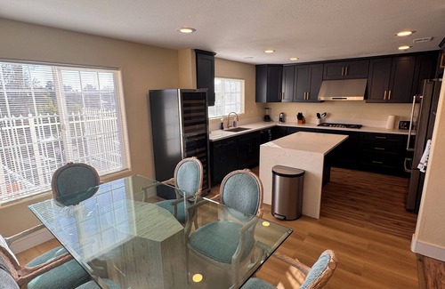 San Diego Villa | Luxury 5 Bedrooms with FREE Heated Pool & SPA, Arcades, and Central Location