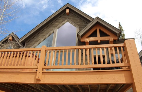 Winter Park House | Luxury 5 br 4.5 Bath, 2 Primary Bedrooms! Across from WP Ski Resort. Sleeps 12