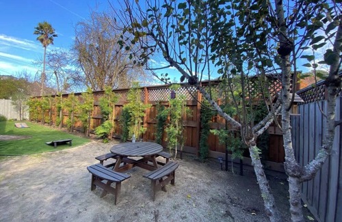 Tamalpais-Homestead Valley House | Luxury 5-BR Home in Mill Valley near Golden Gate