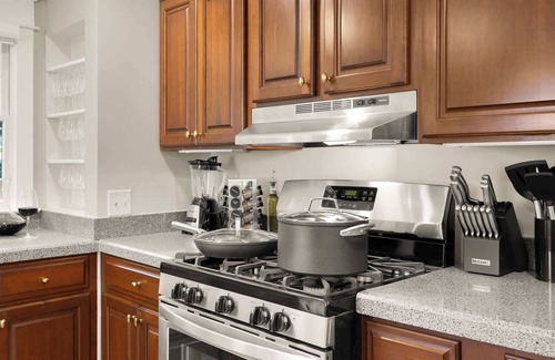 Ashton Heights House | Luxury 5-BR | Hot Tub | Game Room | Walk to Metro
