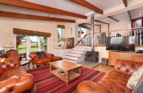 Crediton House | Luxury 5* Devon Cottage surrounded by beautiful views