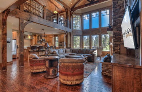Sunriver House | Luxury 5 EnSuites, Hot Tub, A/C, 12 SHARC, Golf Course View