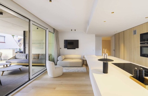 Le Touquet-Paris-Plage Apartment | Luxury 5-bedroom apartment downtown with WiFi and parking