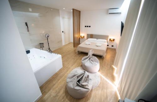 Trapani Apartment | Luxury - 5 Stars - Suite with a jacuzzi 70's rooms