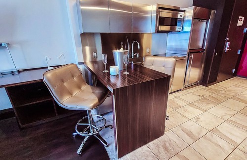Las Vegas Apartment | Luxury 53rd Flr Condo Amazing Sunset View NO Resort Fee