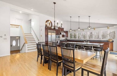 Laconia House | Luxury 5b 3ba on 10 acres w Lake view, Firepit, Hot Tub, Gameroom, close to Ski!