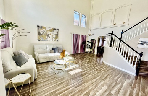 Spring Valley House | Luxury 5B Huge House. Sleep 10, 15min from Strip.