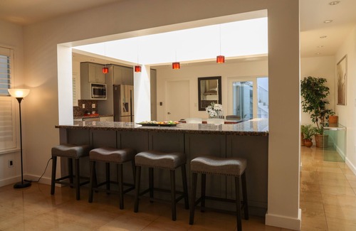 Buena Vista House | Luxury 5BR/4BA Villa Pool Steps to Design District Shopping & Dinning!