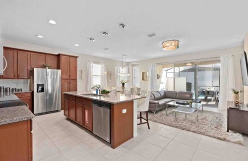 Four Corners House | Luxury 5BR Disney Retreat w/Private Pool & Themed Rooms – Steps to Clubhouse!