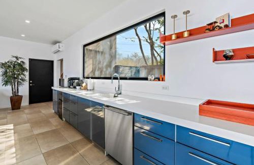 Potrero House | Luxury 5BR Oceanview Villa with Infinity Pool, King Beds, and Sunset Views Over Playa Prieta