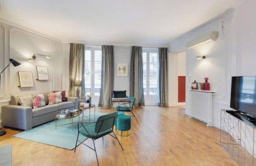 Faubourg-du-Roule Apartment | Luxury 5BR Paris Apartment – Steps from Champs-Élysées & Arc de Triomphe