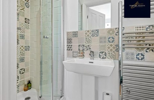 Reading House | Luxury 6 bed 6 En-suite - Free Parking Reading
